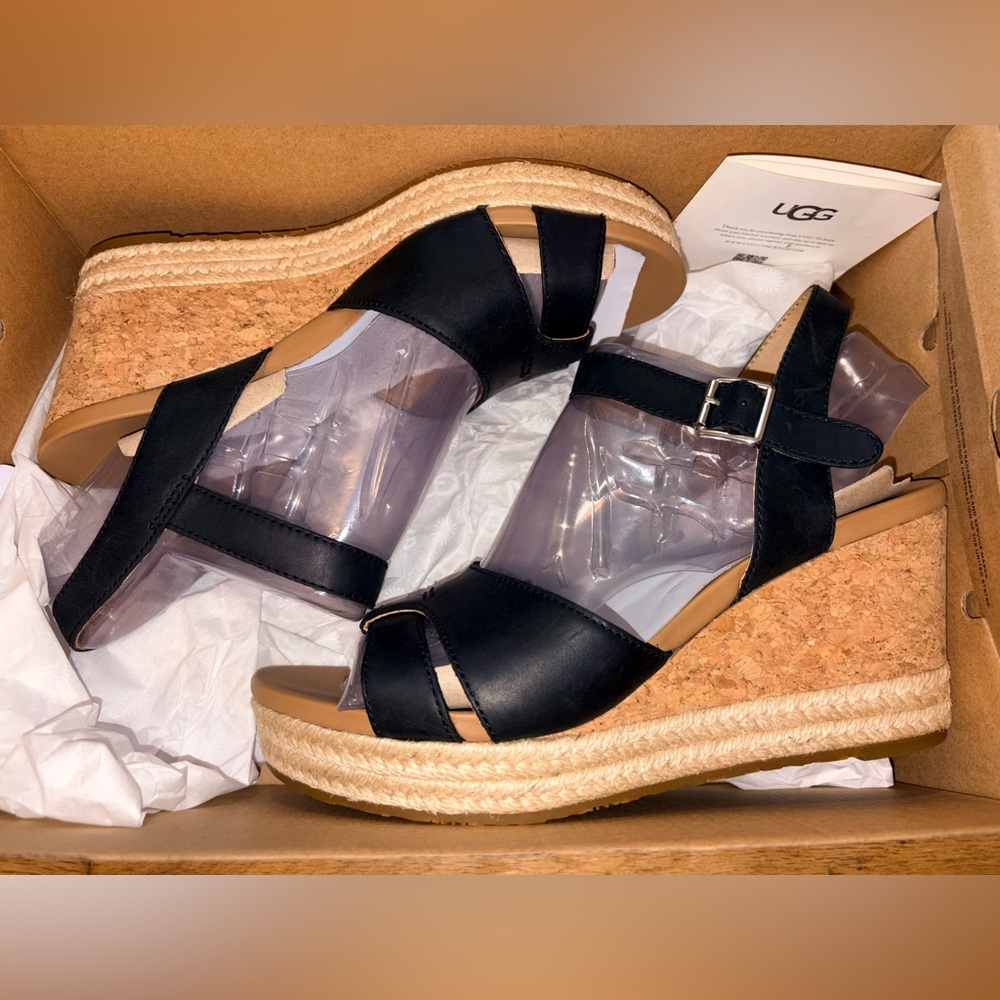 Women’s UGG Cloverdale Espadrille Wedge Sandal in Black size 7 NWT - Picture 11 of 13